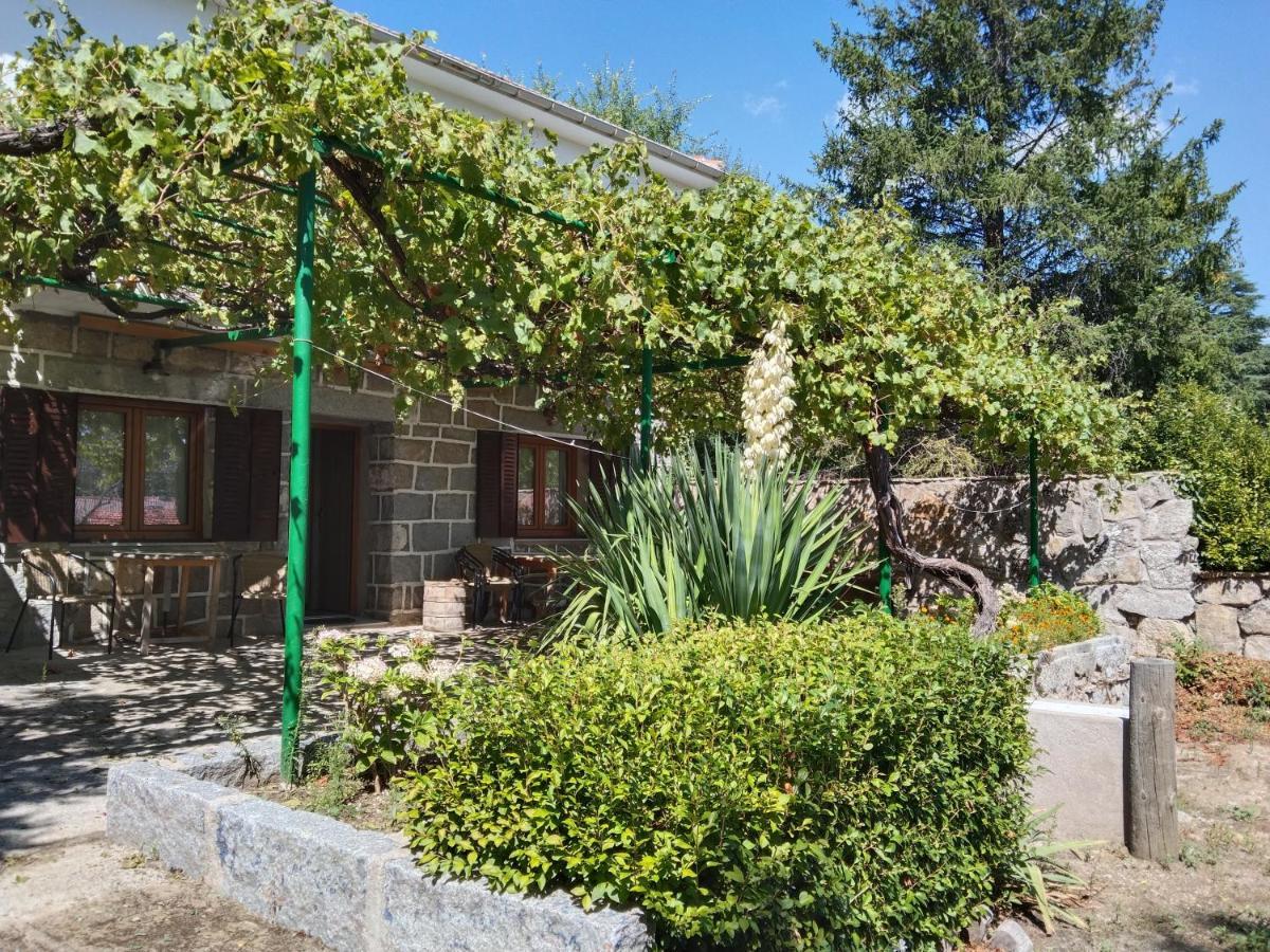 Hostal La Parra de Pepa Cercedilla Exterior foto